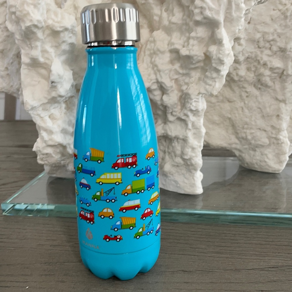 Manna child thermos. Excellent condition. One size.